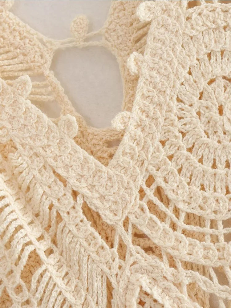 Detalhe do Vestido Longo em Crochê com Decote V
